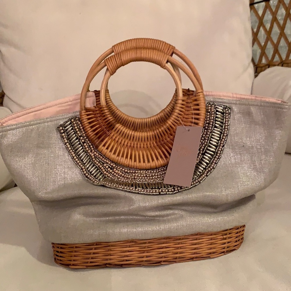 Metallic threaded straw bag